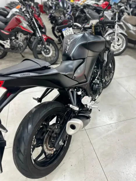 YAMAHA MT-03 300 ABS, Foto 8