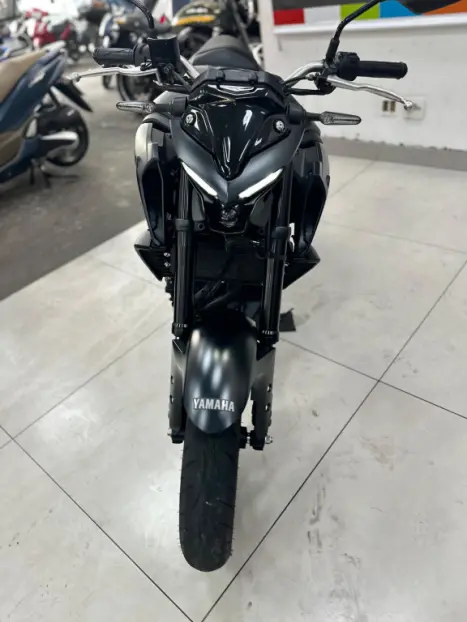 YAMAHA MT-03 300 ABS, Foto 10