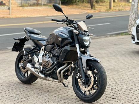 YAMAHA MT-07 700 , Foto 2