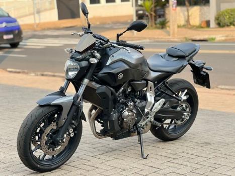 YAMAHA MT-07 700 , Foto 9