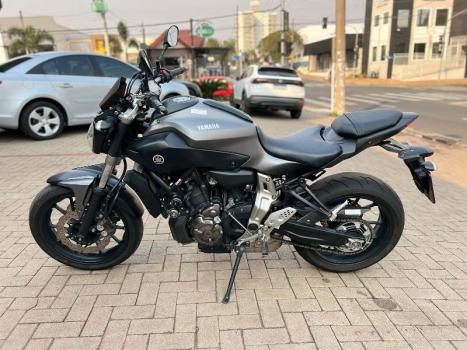 YAMAHA MT-07 700 , Foto 11