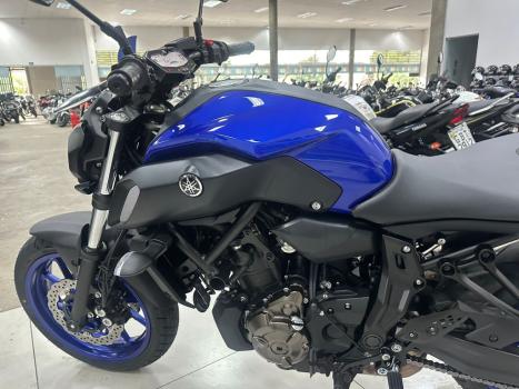 YAMAHA MT-07 700 , Foto 8