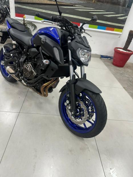 YAMAHA MT-07 700 , Foto 11