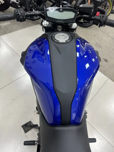 YAMAHA MT-07 700 , Foto 15