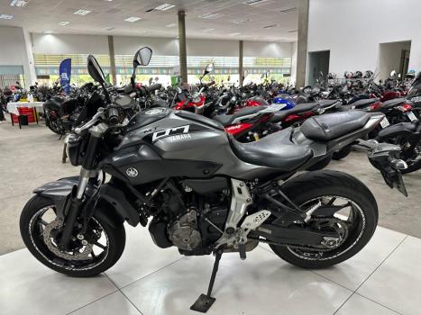 YAMAHA MT-07 700 , Foto 1