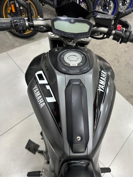 YAMAHA MT-07 700 , Foto 4