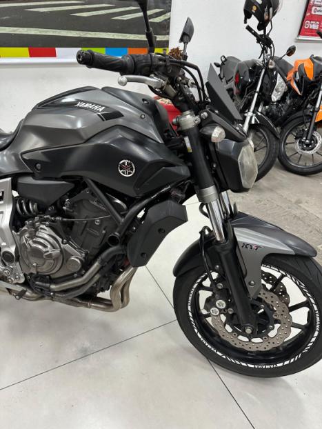 YAMAHA MT-07 700 , Foto 6