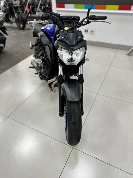 YAMAHA MT-07 700 , Foto 3