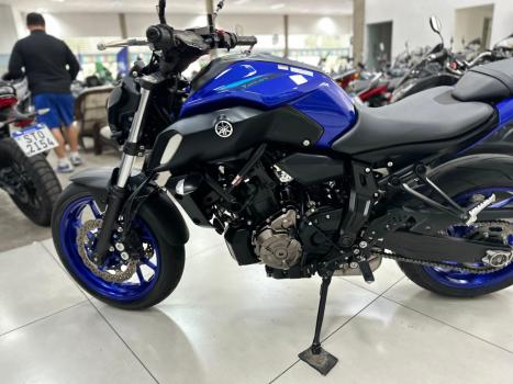 YAMAHA MT-07 700 , Foto 8