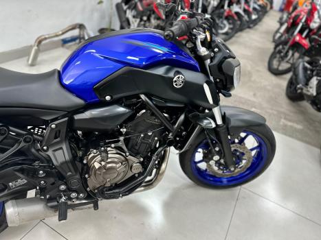 YAMAHA MT-07 700 , Foto 10