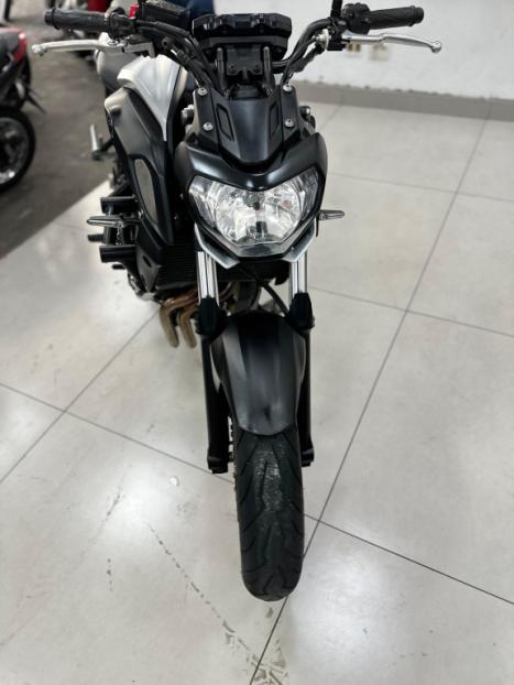 YAMAHA MT-07 700 , Foto 4