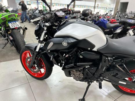 YAMAHA MT-07 700 , Foto 7