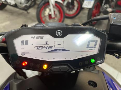 YAMAHA MT-07 700 , Foto 2