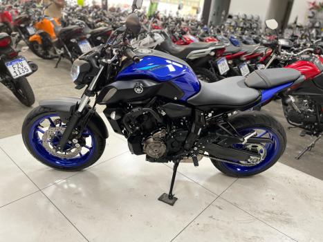YAMAHA MT-07 700 , Foto 3