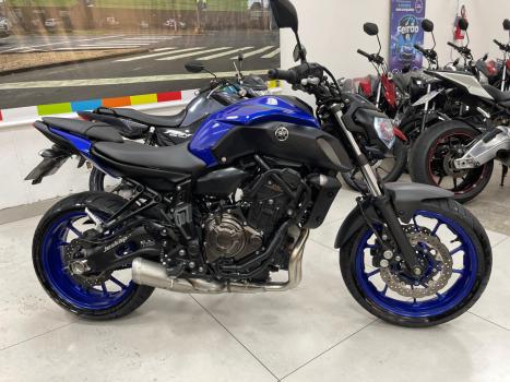 YAMAHA MT-07 700 , Foto 14