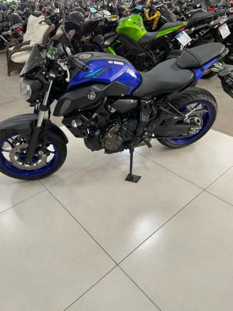 YAMAHA MT-07 700 ABS, Foto 10