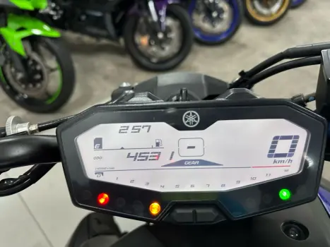 YAMAHA MT-07 700 ABS, Foto 2