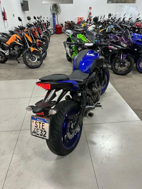 YAMAHA MT-07 700 ABS, Foto 5