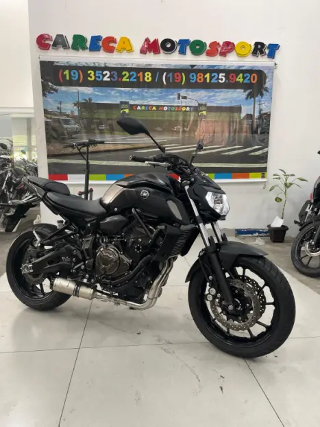 YAMAHA MT-07 700 ABS, Foto 6