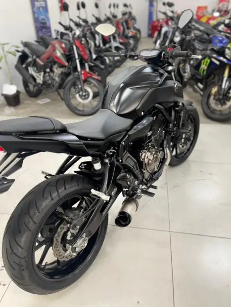 YAMAHA MT-07 700 ABS, Foto 8