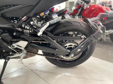 YAMAHA MT-09 850 , Foto 2