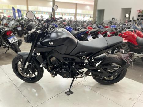 YAMAHA MT-09 850 , Foto 6