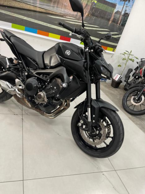 YAMAHA MT-09 850 , Foto 9