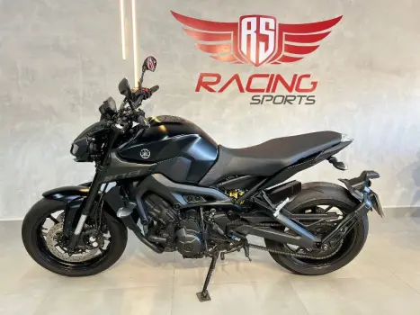 YAMAHA MT-09 850 ABS, Foto 2