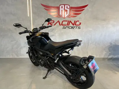 YAMAHA MT-09 850 ABS, Foto 4