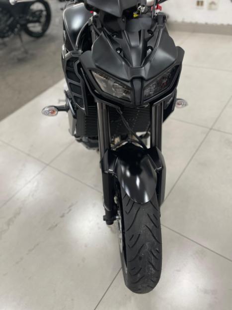 YAMAHA MT-09 850 ABS, Foto 4