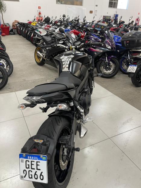 YAMAHA MT-09 850 ABS, Foto 10