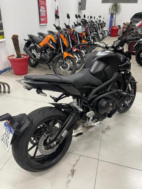 YAMAHA MT-09 850 ABS, Foto 8