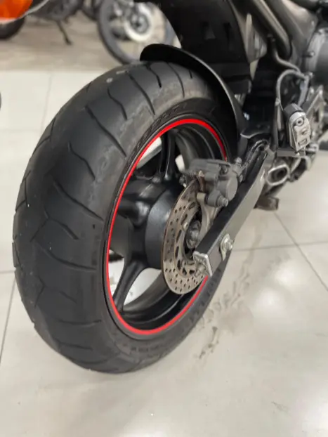 YAMAHA XJ6 600 F, Foto 3