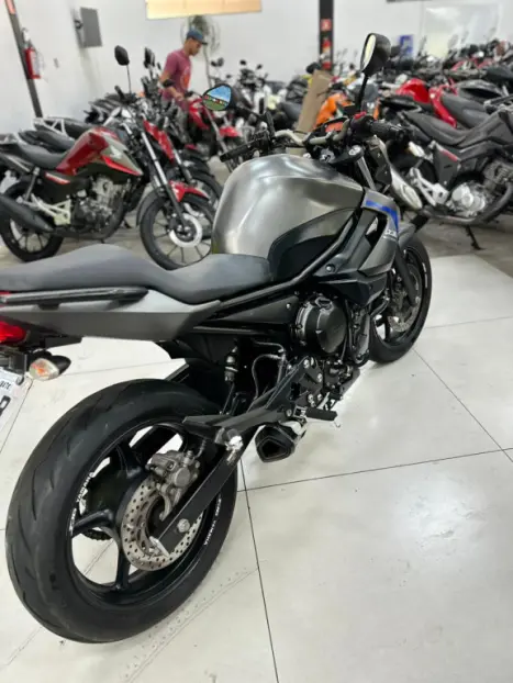 YAMAHA XJ6 600 N, Foto 14