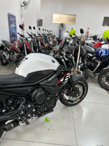 YAMAHA XJ6 600 SP, Foto 2
