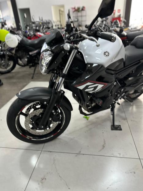 YAMAHA XJ6 600 SP, Foto 7