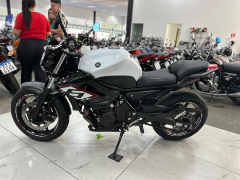 YAMAHA XJ6 600 SP, Foto 12