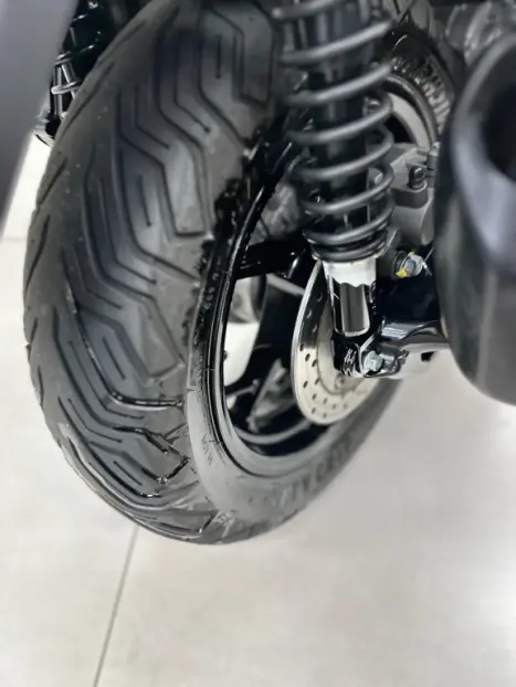 YAMAHA Xmax 250 , Foto 2