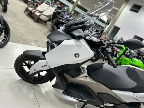 YAMAHA Xmax 250 , Foto 2