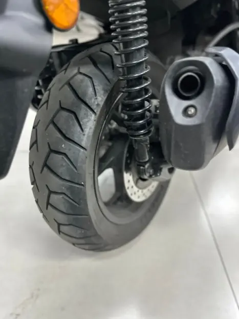 YAMAHA Xmax 250 , Foto 9