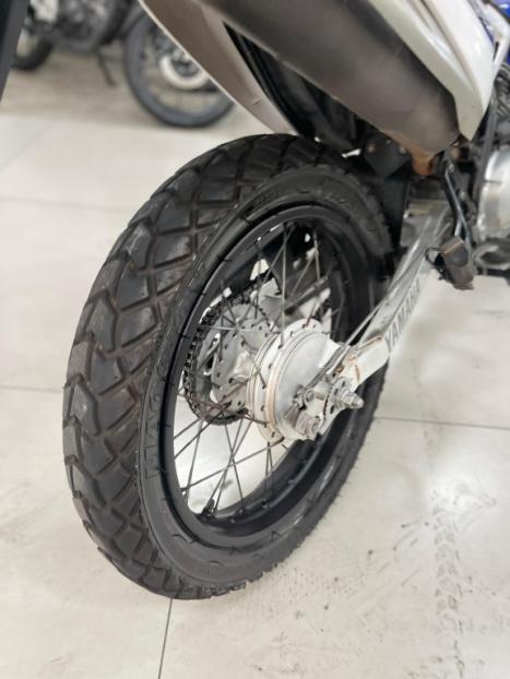 YAMAHA XTZ 125 E, Foto 2