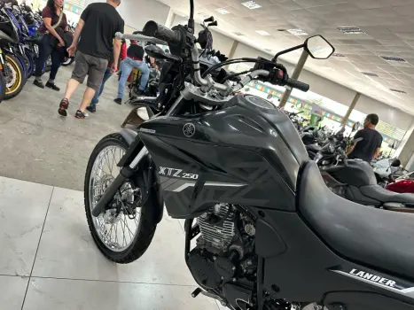 YAMAHA XTZ 250 LANDER, Foto 6