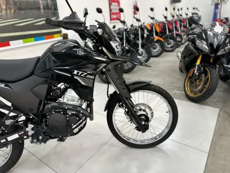YAMAHA XTZ 250 LANDER, Foto 3