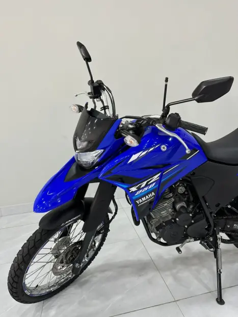 YAMAHA XTZ 250 LANDER, Foto 2