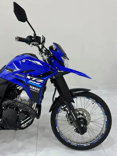 YAMAHA XTZ 250 LANDER, Foto 4
