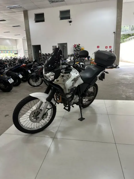 YAMAHA XTZ 250 TENER, Foto 5