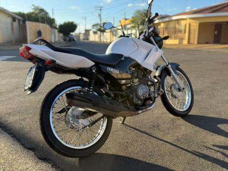 YAMAHA YBR 125 E, Foto 5