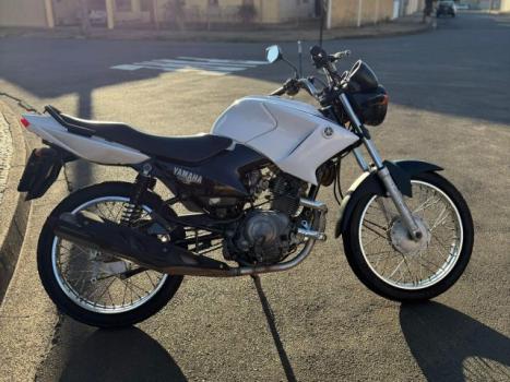 YAMAHA YBR 125 E, Foto 6