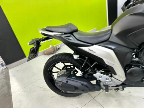 YAMAHA YS Fazer 250 , Foto 4