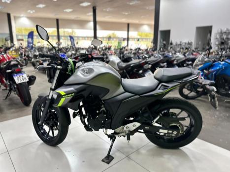 YAMAHA YS Fazer 250 , Foto 3